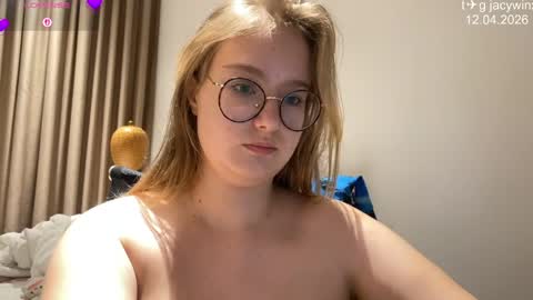 jacywinslat online show from April 12, 2026, 11:59 am