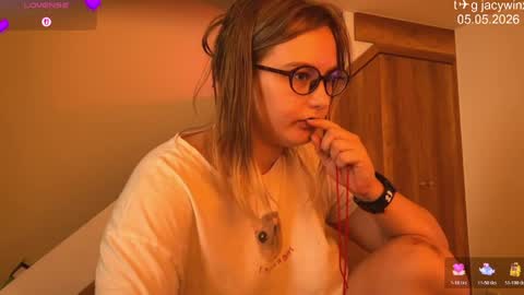 Snapshot of jacywinslat chatting on May 5, 2026, 8:44 am jacywinslat online show from May 5, 2026, 8:44 am