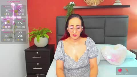 Snapshot of jadde13 chatting on December 6, 2024, 2:46 am Jadde online show from December 6, 2024, 2:46 am