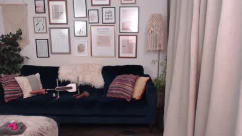 Jade online show from February 4, 2025, 6:14 am