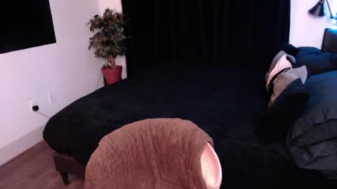 Jade online show from September 15, 2025, 2:33 am