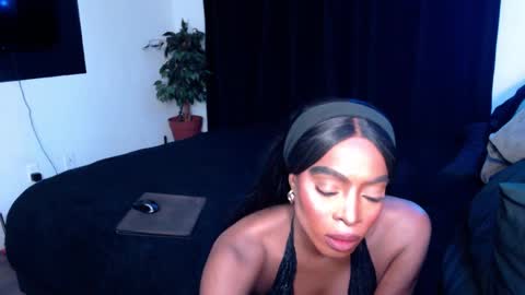 Jade online show from December 17, 2025, 10:43 am