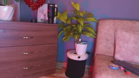 Snapshot of jade_brunnette chatting on May 7, 2026, 8:25 pm Jade Brunete online show from May 7, 2026, 8:25 pm