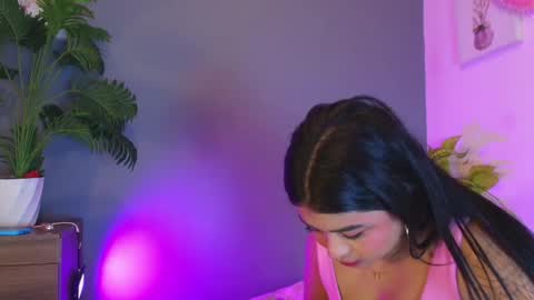 Snapshot of jade_brunnette chatting on May 21, 2026, 8:27 pm Jade Brunete online show from May 21, 2026, 8:27 pm