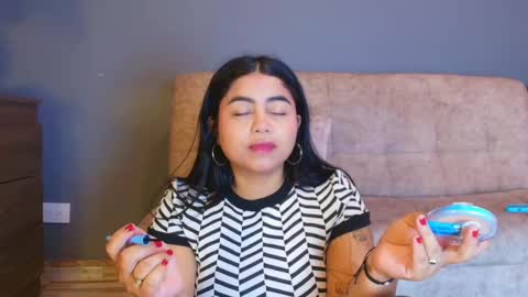 Snapshot of jade_brunnette chatting on May 29, 2026, 8:29 pm Jade Brunete online show from May 29, 2026, 8:29 pm