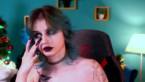 jade_castle online show from January 5, 2025, 3:02 pm