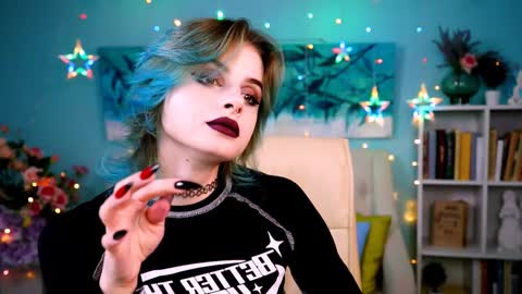 jade_castle online show from January 10, 2025, 5:24 pm