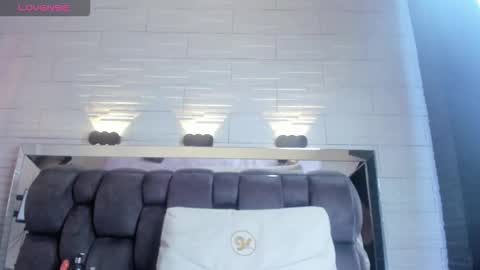  JADE  online show from February 20, 2026, 6:52 pm