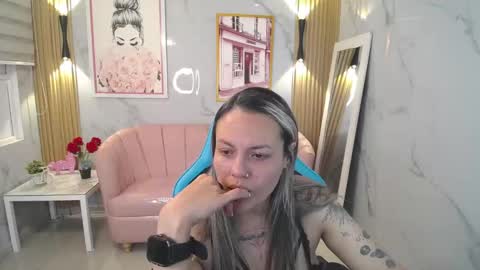 Jade  online show from October 21, 2025, 3:07 am