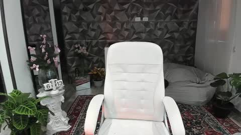 Snapshot of jade_porn chatting on December 8, 2024, 11:24 am Jade  independent model online show from December 8, 2024, 11:24 am