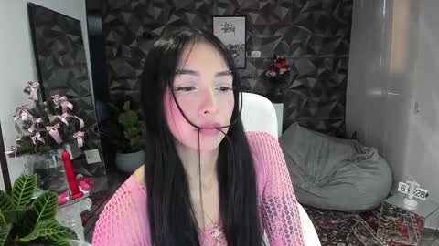 Snapshot of jade_porn chatting on December 17, 2024, 11:28 am Jade  independent model online show from December 17, 2024, 11:28 am