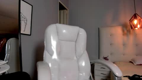 Snapshot of jade_scarllet chatting on December 17, 2024, 8:34 am karlla scarlet online show from December 17, 2024, 8:34 am