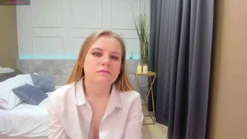 Jade online show from February 1, 2025, 1:12 am