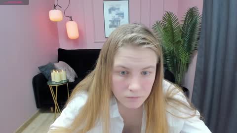 Jade online show from February 5, 2025, 10:01 pm