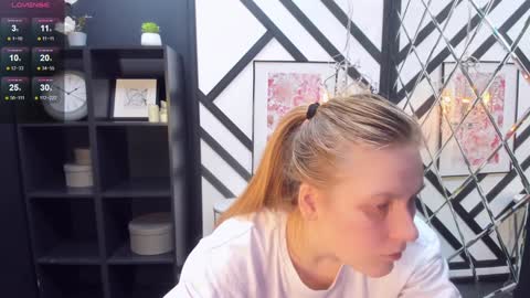 Jade online show from February 8, 2025, 12:49 am