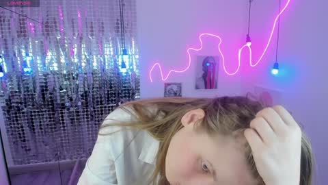 Jade online show from February 9, 2025, 2:49 am