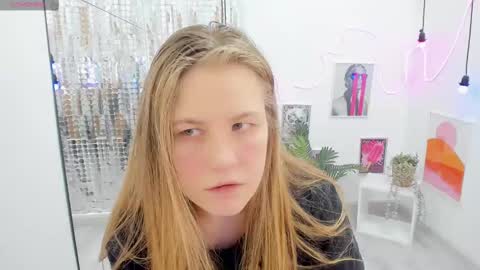 Jade online show from February 22, 2025, 3:01 am