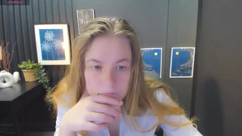 Jade online show from October 12, 2025, 1:32 pm