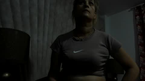 Jade  online show from December 15, 2025, 10:08 am