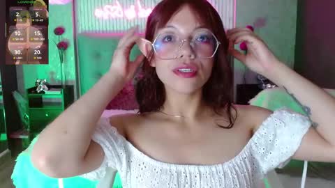 JADE online show from November 24, 2025, 8:52 pm