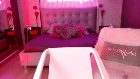 JADE online show from May 28, 2026, 8:39 pm