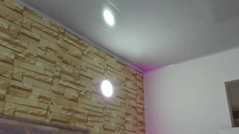 jade white  online show from January 14, 2026, 1:28 pm