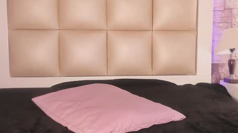 Snapshot of jadeestudios chatting on January 7, 2025, 7:49 pm jadeestudios online show from January 7, 2025, 7:49 pm