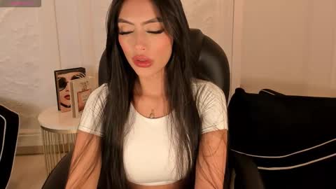 JADE EVANS online show from January 17, 2026, 2:33 pm