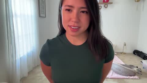 Snapshot of jadelove_ chatting on February 17, 2026, 9:32 pm Jade Love online show from February 17, 2026, 9:32 pm