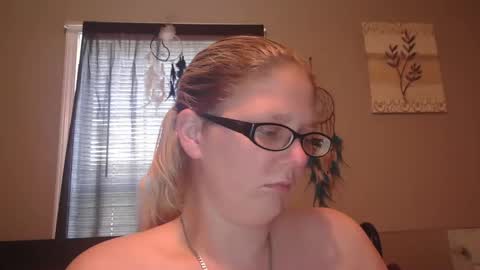 Snapshot of jadeluv chatting on March 9, 2025, 5:17 pm JadeLuv online show from March 9, 2025, 5:17 pm