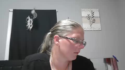 Snapshot of jadeluv chatting on November 6, 2025, 1:39 am JadeLuv online show from November 6, 2025, 1:39 am