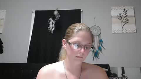 JadeLuv online show from February 20, 2026, 1:35 am