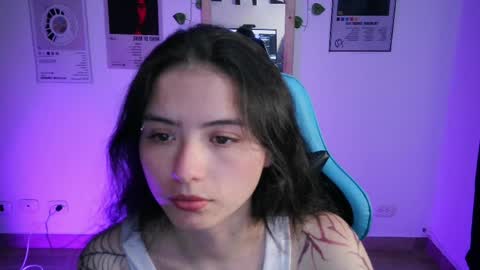 Snapshot of jademonet_ chatting on March 26, 2026, 5:24 am Jade 3 online show from March 26, 2026, 5:24 am