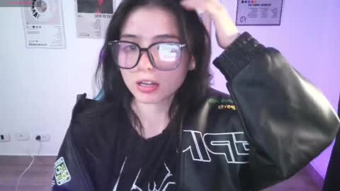 Snapshot of jademonet_ chatting on June 9, 2026, 3:07 am Jade 3 online show from June 9, 2026, 3:07 am