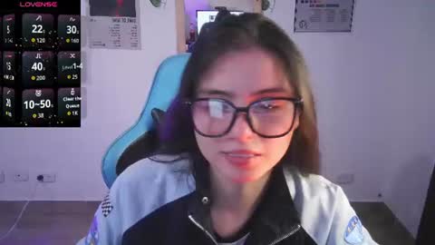 Snapshot of jademonet_ chatting on June 19, 2026, 5:01 am Jade 3 online show from June 19, 2026, 5:01 am