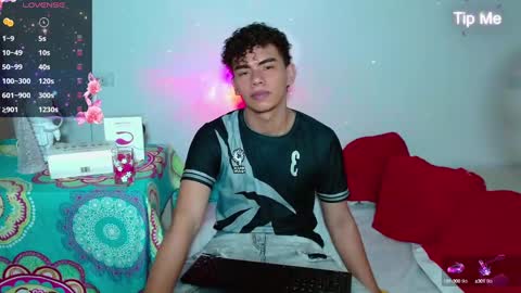 Snapshot of jaedasky_ chatting on January 21, 2025, 6:22 am javi15 online show from January 21, 2025, 6:22 am