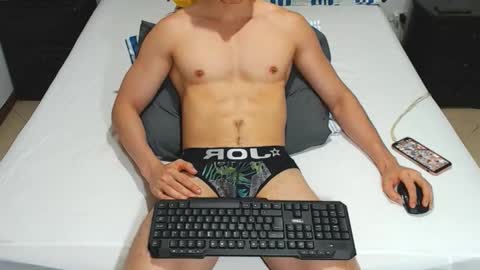 Snapshot of jahshot4 chatting on November 23, 2025, 11:37 pm jahshot4 online show from November 23, 2025, 11:37 pm