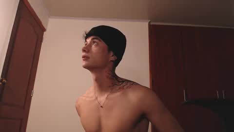 jaico_santos online show from December 1, 2025, 11:32 pm