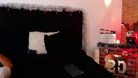 Snapshot of jaiden_thoner chatting on December 19, 2025, 8:32 am Jaiden online show from December 19, 2025, 8:32 am