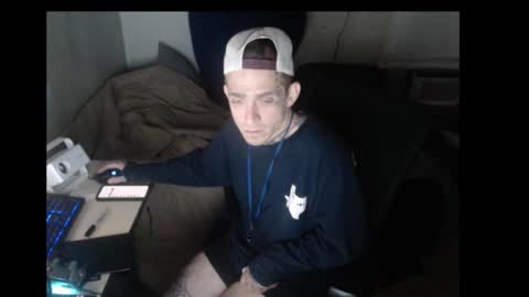 showingitoff online show from November 28, 2025, 10:40 am