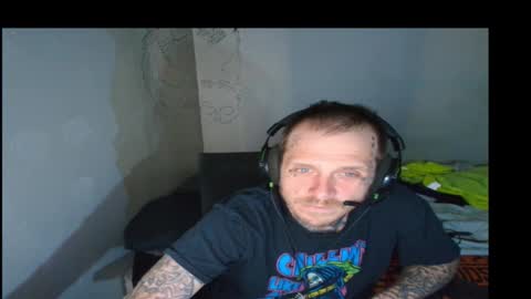 showingitoff online show from March 2, 2026, 6:14 am