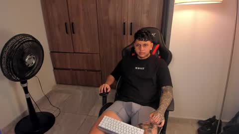 Snapshot of jake_pons chatting on May 27, 2026, 11:35 pm Jake Pons online show from May 27, 2026, 11:35 pm