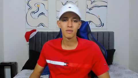 Snapshot of jake_shadow14 chatting on December 21, 2024, 2:09 am Hi guys im new 3 online show from December 21, 2024, 2:09 am