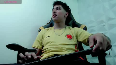 jake_tripp online show from December 22, 2024, 3:33 am