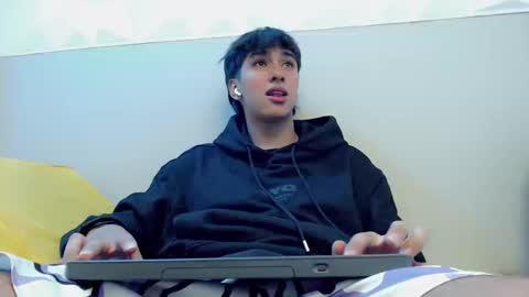 jake_tripp online show from September 26, 2025, 4:05 am