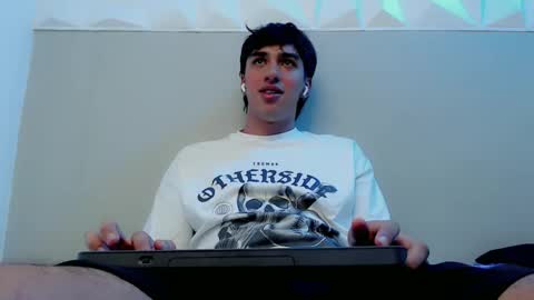 jake_tripp online show from September 27, 2025, 4:39 am