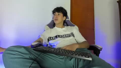 Snapshot of jake_tripp__ chatting on March 27, 2026, 8:26 am jake online show from March 27, 2026, 8:26 am