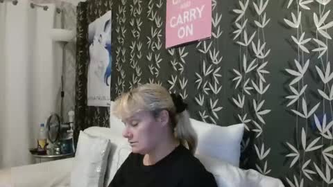 Snapshot of jakkilouise chatting on September 17, 2025, 8:43 pm JAKKI LOUISE pornstar online show from September 17, 2025, 8:43 pm