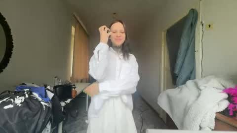 Sarah online show from June 2, 2026, 8:05 am