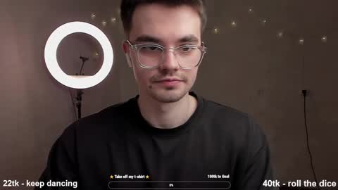 Snapshot of jame_flow chatting on March 1, 2025, 12:07 am Hey there Im Jame online show from March 1, 2025, 12:07 am